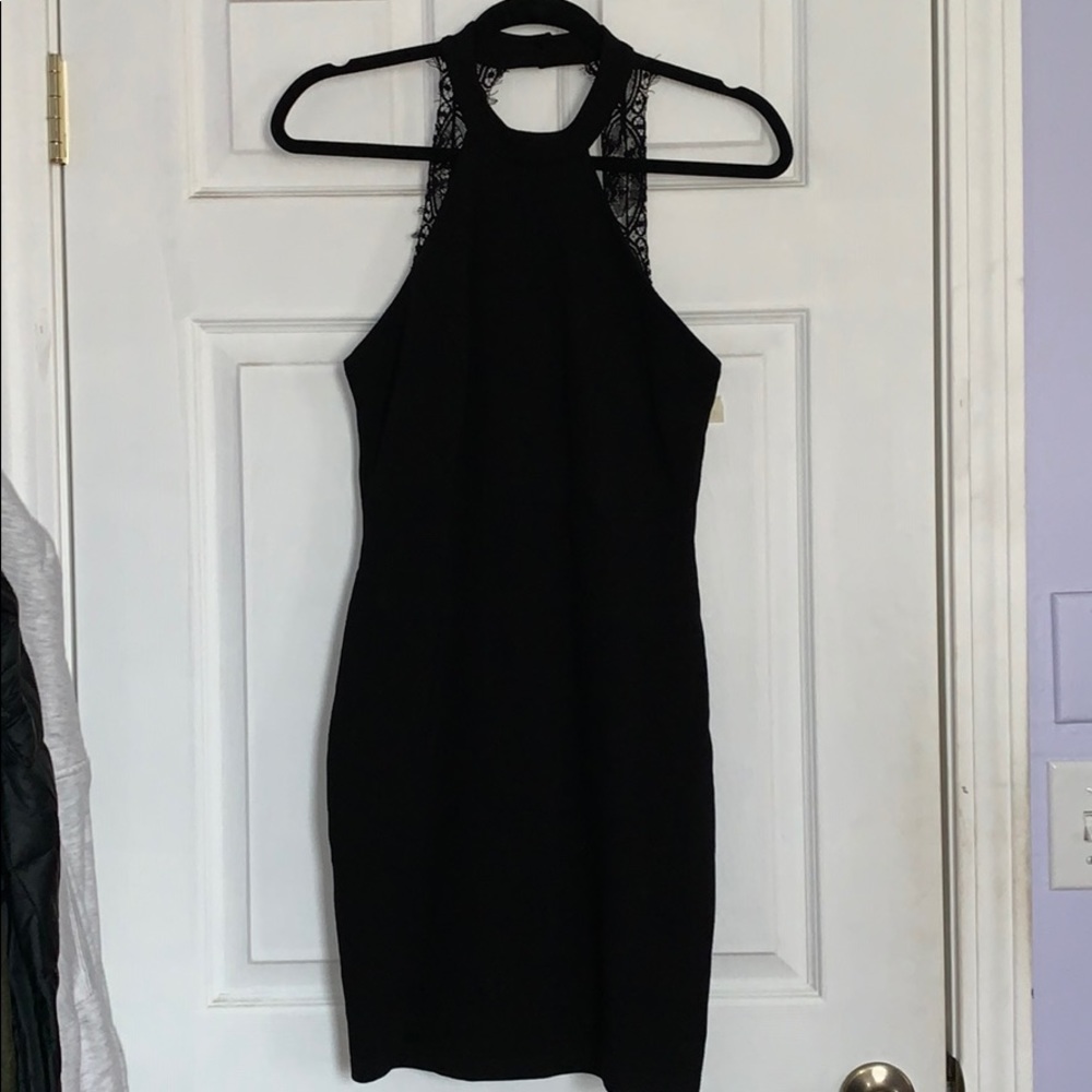 Lulus Bodycon Lace-Back dress